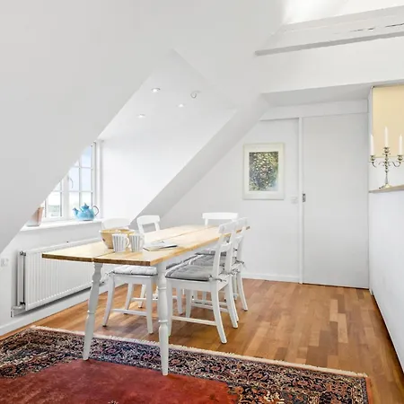 1 Bedroom Cozy In